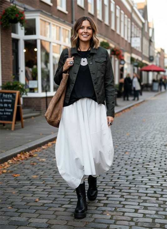 Giacca Trucker Nera Elasticizzata - Versatile & Trendy